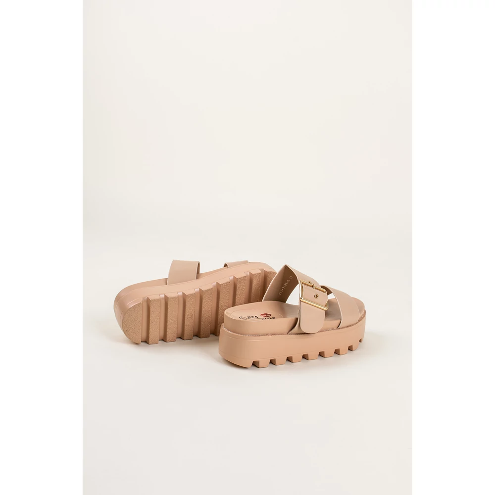 Nude Barna Gumis Platform Papucs Csat Díszítéssel