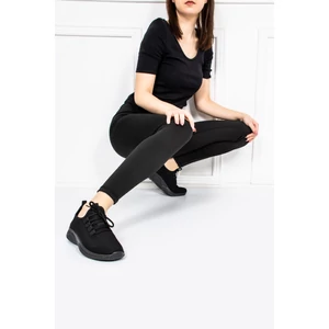 Fekete Platformos Gumírozott Anyagú Sneaker