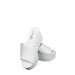 Fehér Platformos Talpú Műbőr Papucs