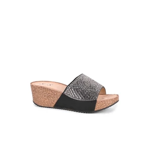 Fekete Strasszköves Platform Papucs Magasított Sarokkal