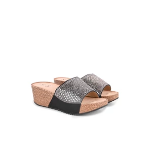 Fekete Strasszköves Platform Papucs Magasított Sarokkal