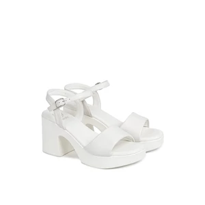 Weide Fehér Csatos Blokksarkú Szandál