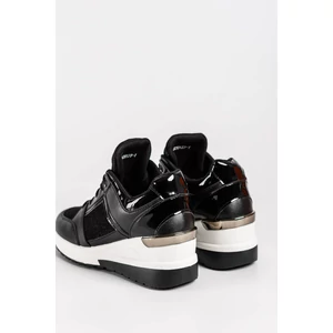 Fekete Műbőr/PVC Női Sneaker Rejtett Sarokkal