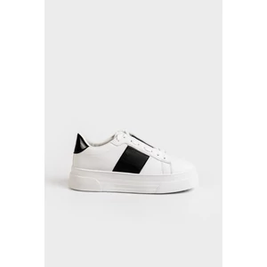 Fehér/Fekete Magas Talpú Női Sneaker Gumírozott Betéttel