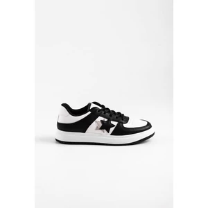Fekete/Fehér Magas Talpú Női Sneaker/Sportcipő