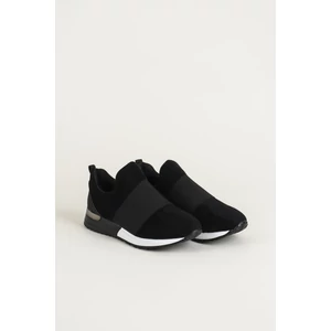 Fekete Réz Női Slip-On Fémes Sarok Dísszel