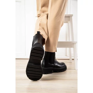 Fekete Magasított Talpú Bélelt Műbőr Chelsea Bakancs