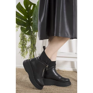 Fekete Színű Platformos Műbőr Bokacipő Textil Résszel