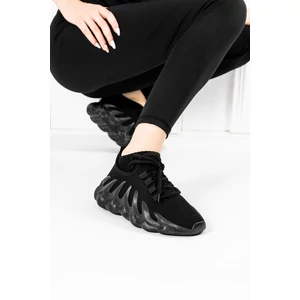Fekete Gumírozott Anyagú Platformos Sneaker