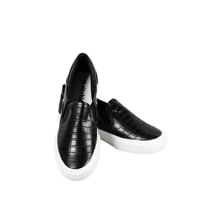 Fekete Színű Krokodil Mintás Slip-On