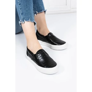 Fekete Színű Krokodil Mintás Slip-On