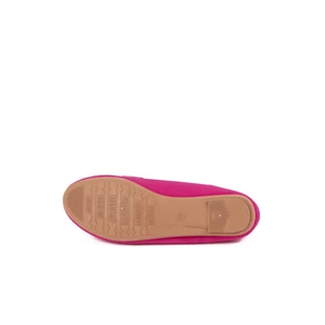 Egyszínű Sötét Pink Művelúr Balerina Cipő Csattal Díszítve