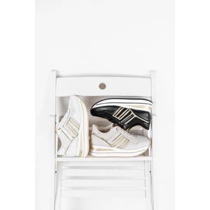 Fekete Platformos Talpú Sneaker Arany Színű Díszítéssel