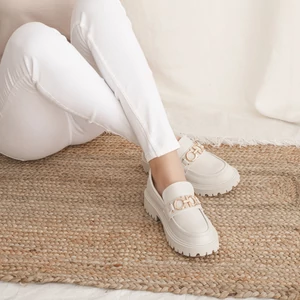 Platformos Talpú Bézs Női Loafer