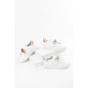 Fehér Műbőr Sneaker Arany Színű Lánccal Díszítve