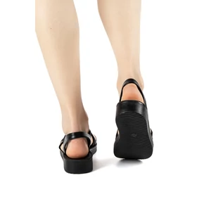 TREE Fekete Női Műbőr Gumis Keresztpántos Szandál 