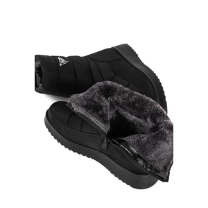 Tree Fekete Cipzáras Vastag Béléses Hótaposó