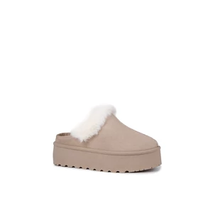 Teve Színű Művelúr Vastagon Bélelt Papucs