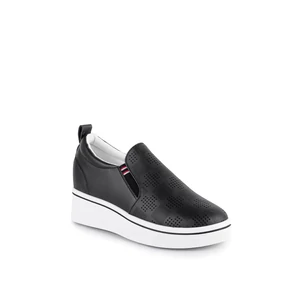 Fekete Műbőr Rejtett Magassarkú Slip-On