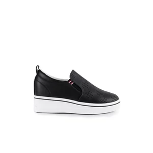 Fekete Műbőr Rejtett Magassarkú Slip-On