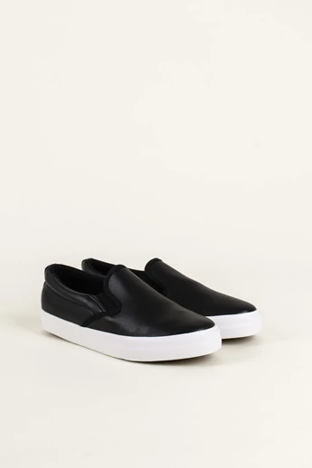 Fekete fehér talpú belebújós slip-on félcipő