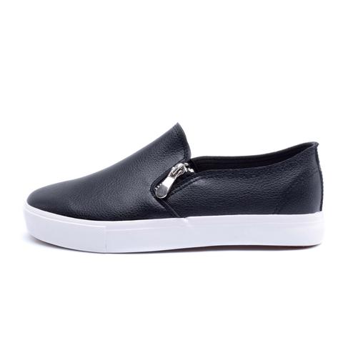 Fekete női műbőr slip-on Fekete női műbőr slip-on