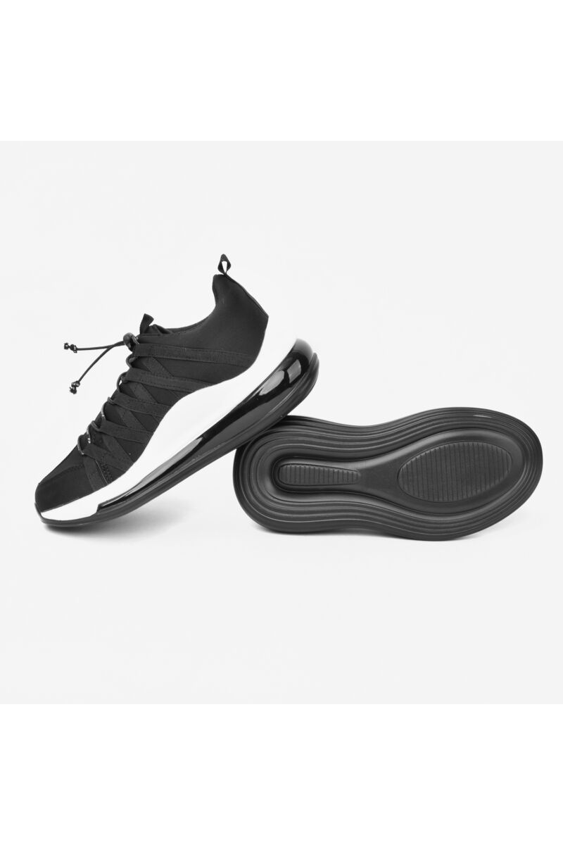 Fekete gumifűzős utcai cipő