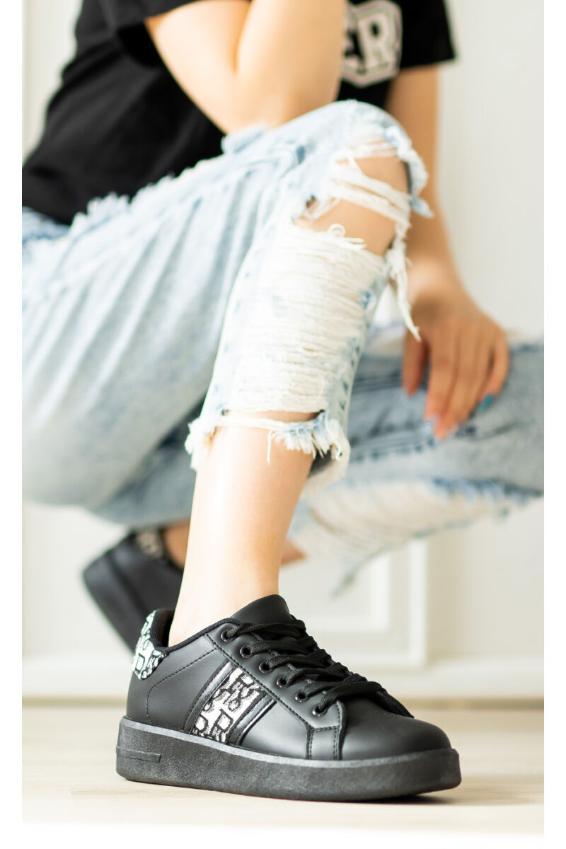 Fekete Magas Talpú Női Fűzős Műbőr Sneaker 