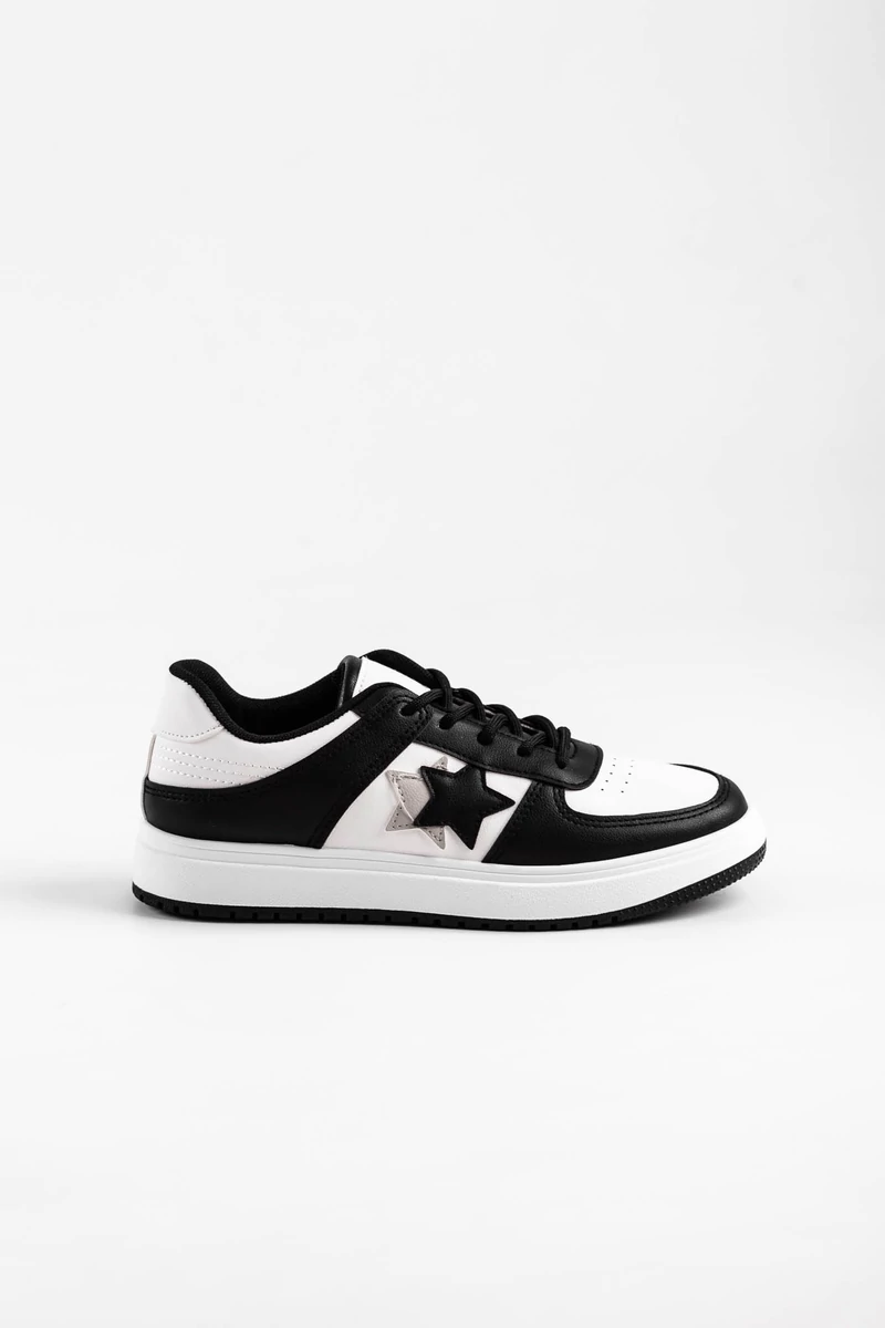 Fekete/Fehér Magas Talpú Női Sneaker/Sportcipő