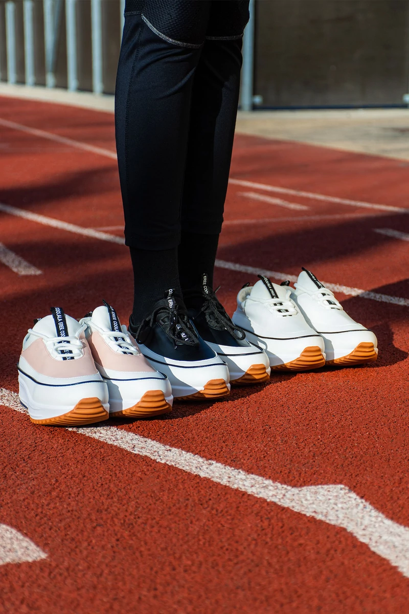 Fehér Talpú Fekete Műbőr Vastag Talpú Női Slip-On