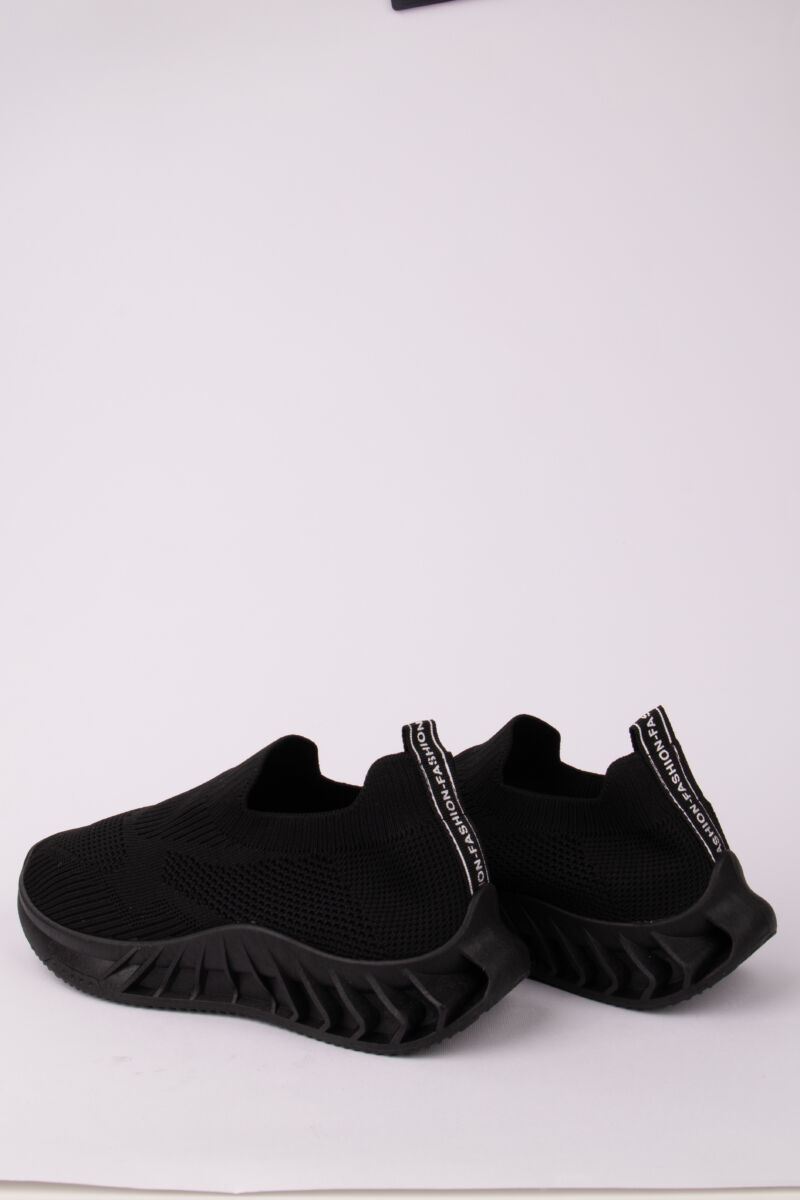 Fekete Gumírozott Anyagú Platformos Sneaker