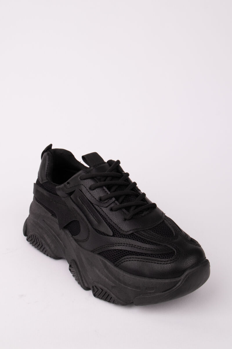 Fekete Platformos Talpú Fűzős Sneaker