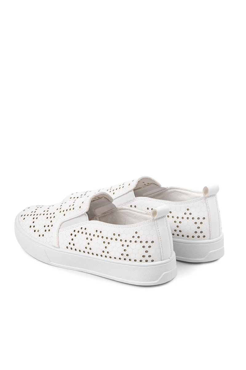 Bosido Fehér Lyukacsos Műbőr Slip-On