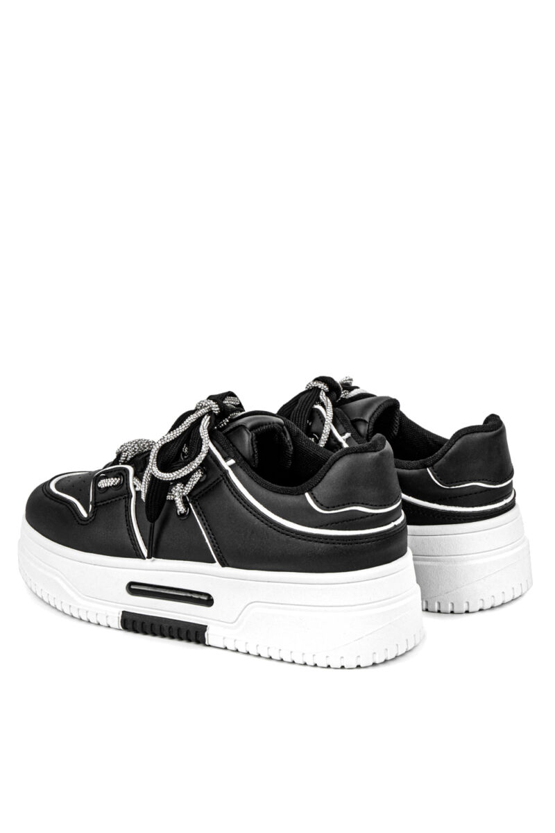 Fekete Platformos Sneaker Strasszköves Kiegészítővel